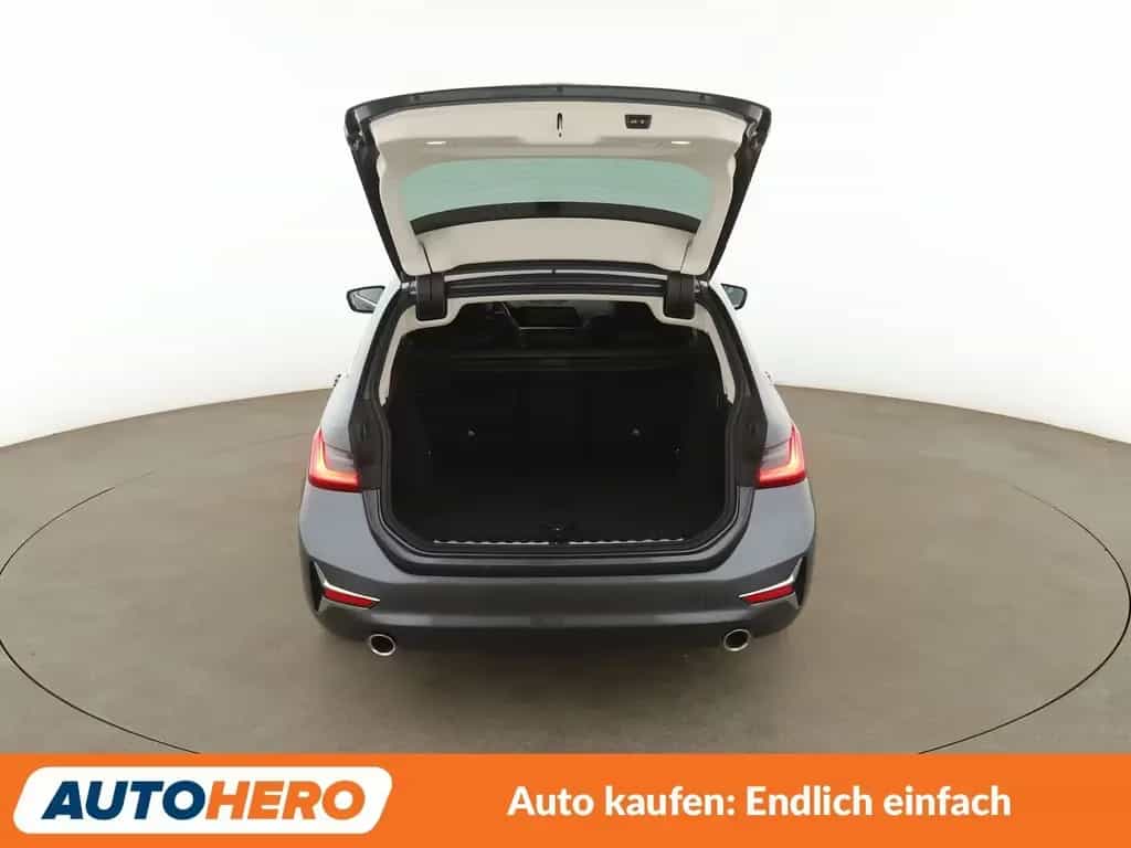 BMW 330 i xDrive Luxury Line Aut.*NAVI*LED*PDC*ACC* 05/2022-photo-13