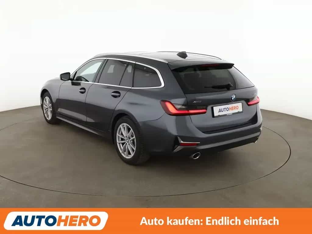 BMW 330 i xDrive Luxury Line Aut.*NAVI*LED*PDC*ACC* 05/2022-photo-3