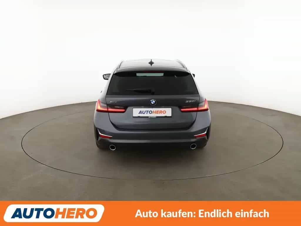 BMW 330 i xDrive Luxury Line Aut.*NAVI*LED*PDC*ACC* 05/2022-photo-4