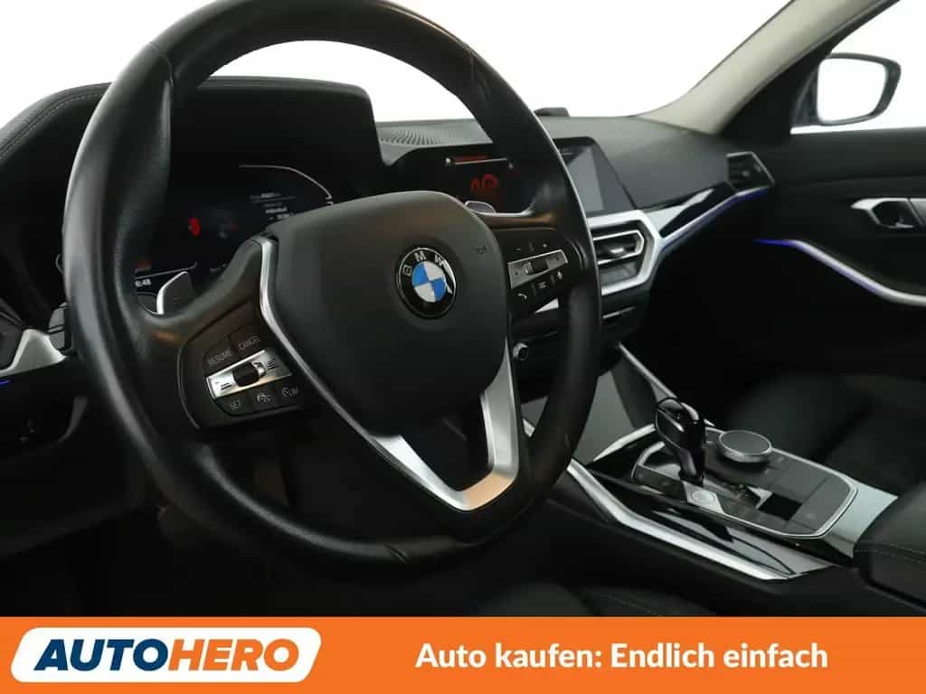 BMW 330 i xDrive Luxury Line Aut.*NAVI*LED*PDC*ACC* 05/2022-photo-9
