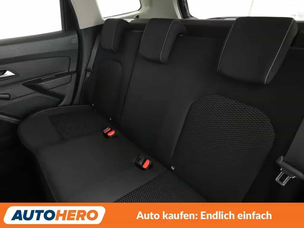 Dacia Duster 1.3 TCe Comfort *NAVI*TEMPO*CAM*PDC*AHK* 04/2019-photo-13