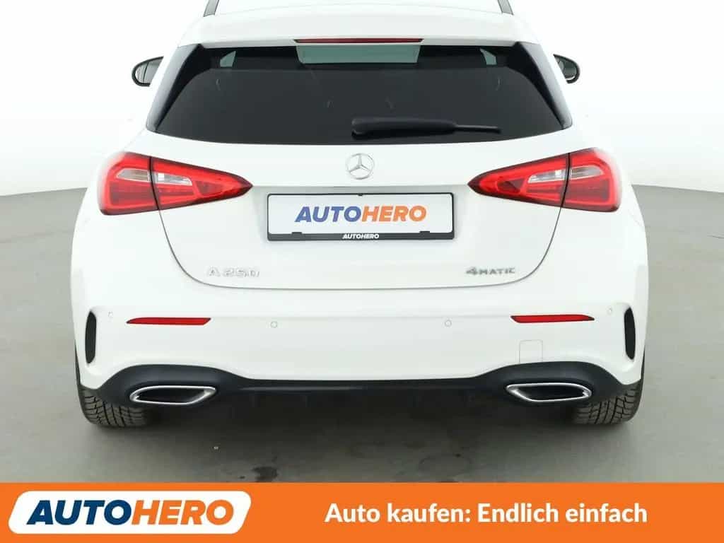 Mercedes-Benz A 250 4Matic AMG Line Aut.*NAVI*TEMPO*CAM*PDC* 04/2019-photo-4