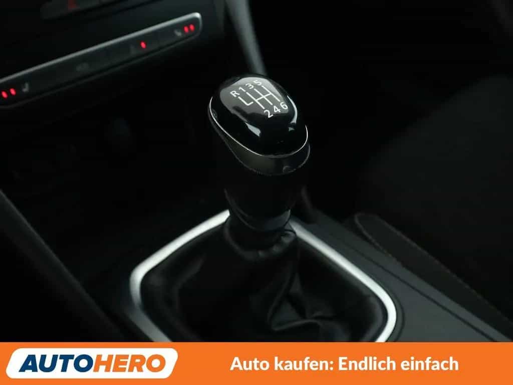 Renault Megane 1.3 TCe Limited*NAVI*TEMPO*CAM*PDC*SHZ* 08/2018-photo-26
