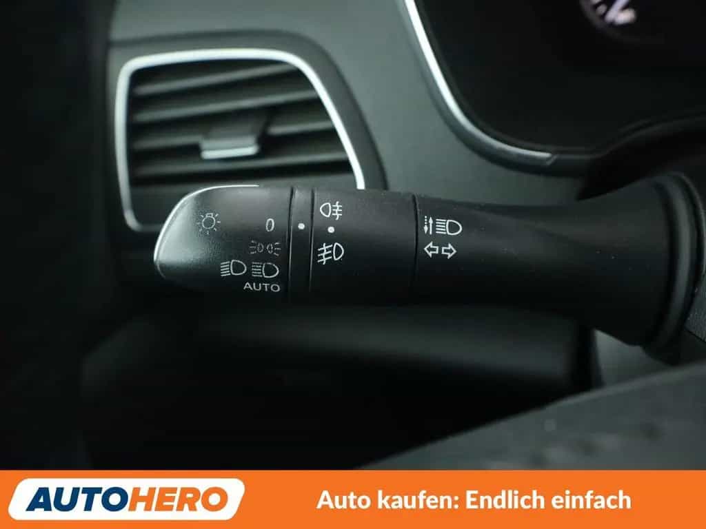 Renault Megane 1.3 TCe Limited*NAVI*TEMPO*CAM*PDC*SHZ* 08/2018-photo-29