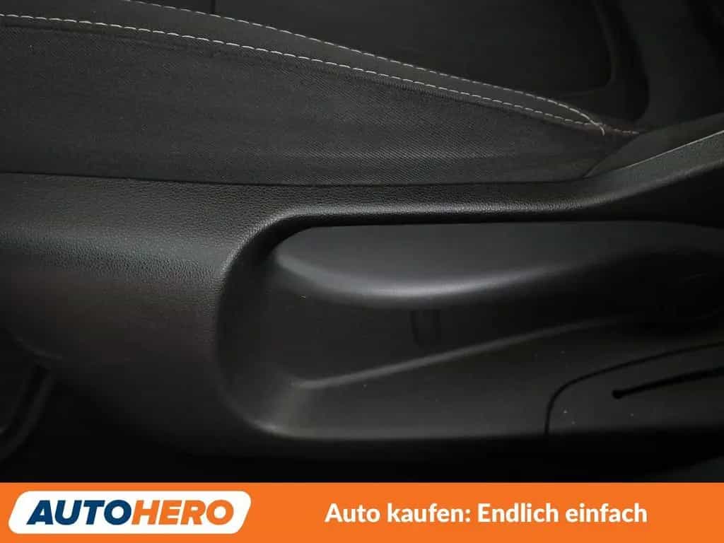 Renault Megane 1.3 TCe Limited*NAVI*TEMPO*CAM*PDC*SHZ* 08/2018-photo-31