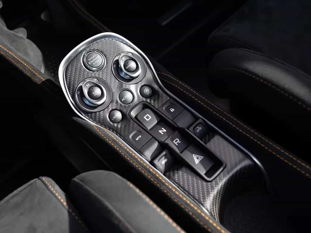 McLaren 600LT Spider | MSO Paint | Carbon Seats 07/2020-photo-24