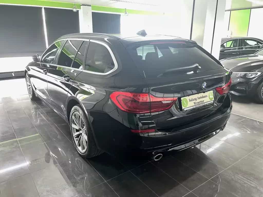 BMW 520 d|Nur81tkm|1.Hd|AHK|HUD|Pano|Lenkradheiz|RFK 10/2018-photo-1
