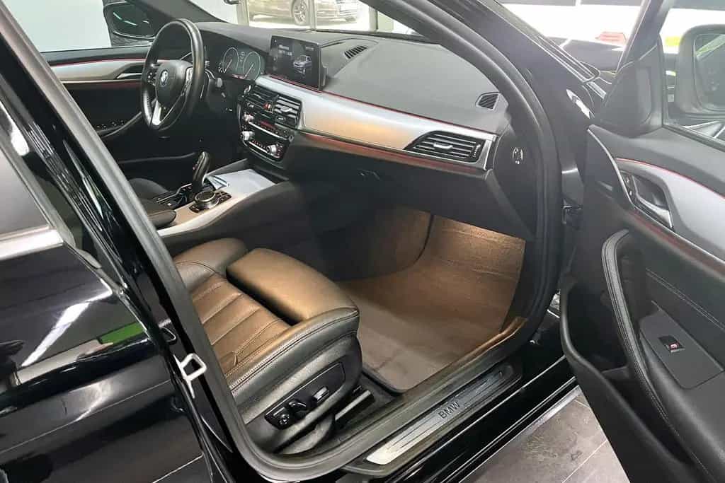 BMW 520 d|Nur81tkm|1.Hd|AHK|HUD|Pano|Lenkradheiz|RFK 10/2018-photo-15