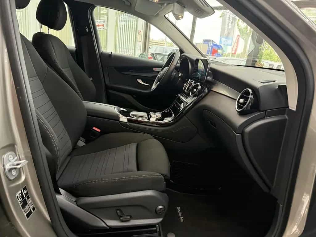 Mercedes-Benz GLC 200 4Matic, LED, 9G, Navi, DAB, MBUX, AHK 07/2019-photo-28