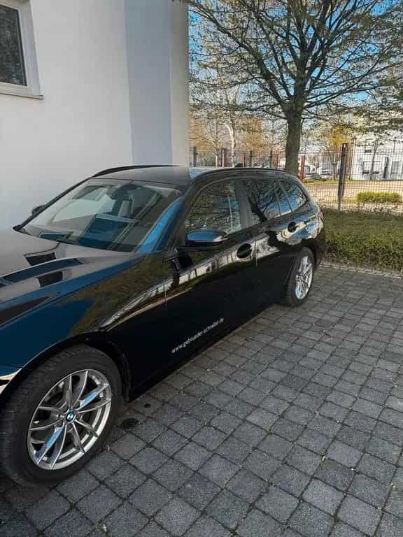 BMW 320 d Touring Advantage Automatik Advantage 06/2022-photo-1