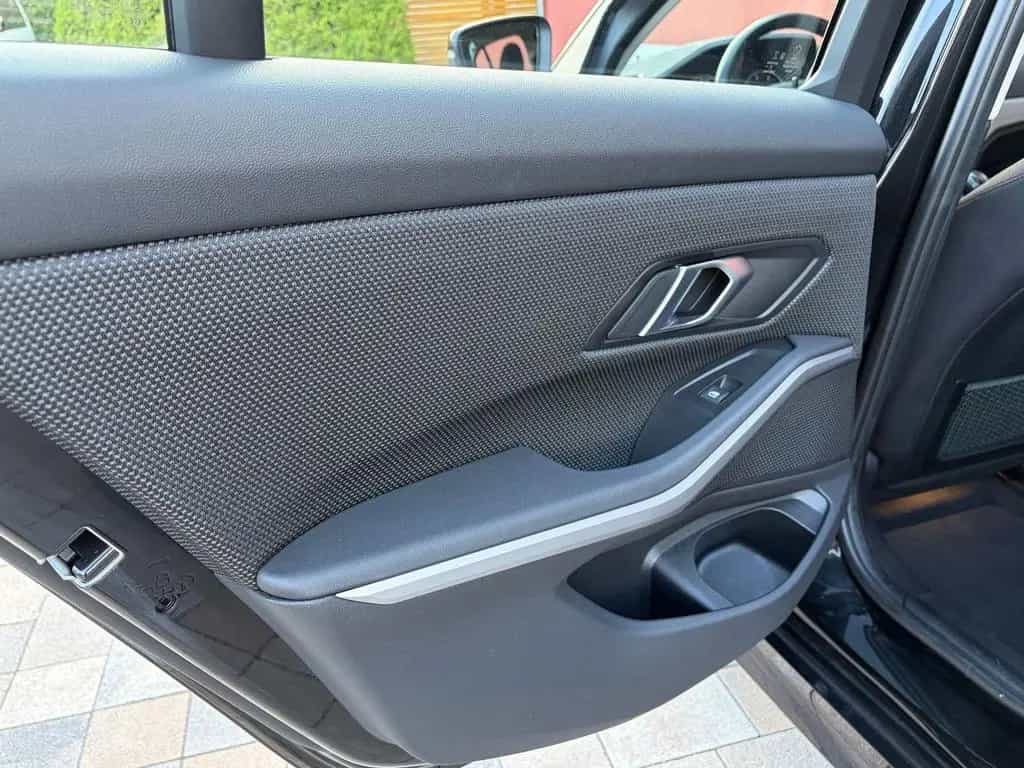 BMW 318 D Advantage*Garantie*LED* 02/2020-photo-9