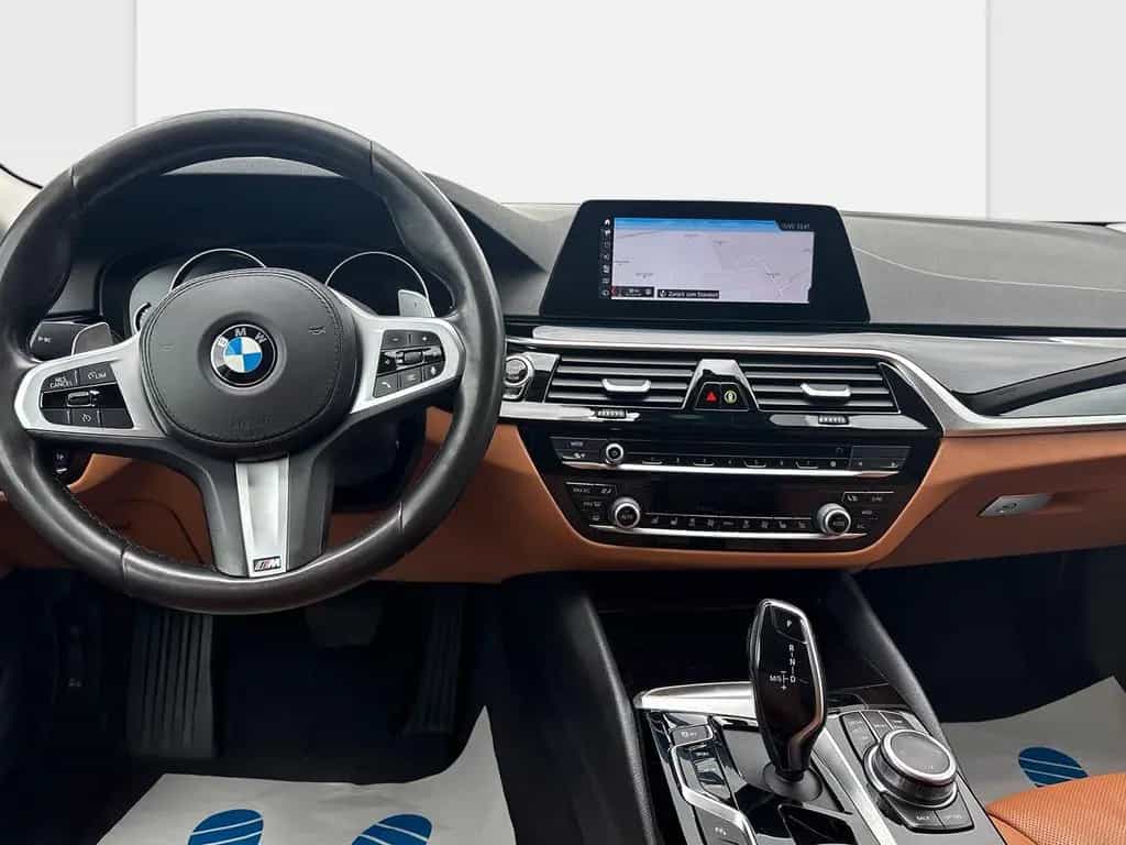 BMW 520 d Sport Line°LEDER°KAMERA°NAVI°LED° 09/2019-photo-8