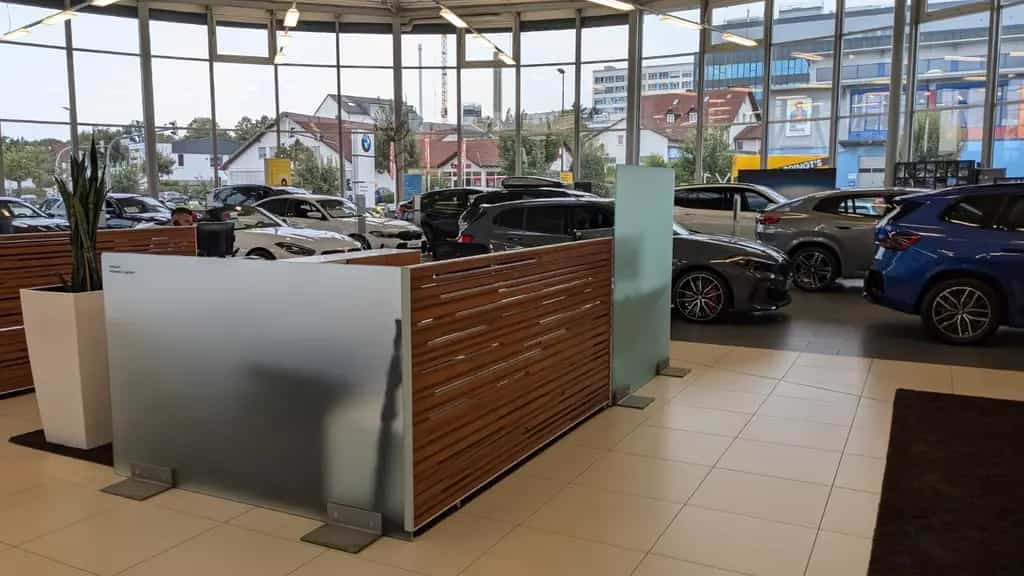 BMW 118 i Advantage SHZ+Navi+LED+DAB+ 04/2023-photo-2