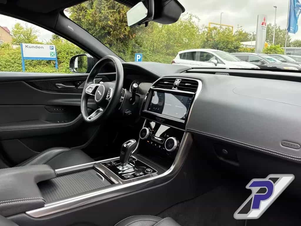 Jaguar XE R-Dynamic Black AWD Navi Leder Soundsystem Me 01/2022-photo-16