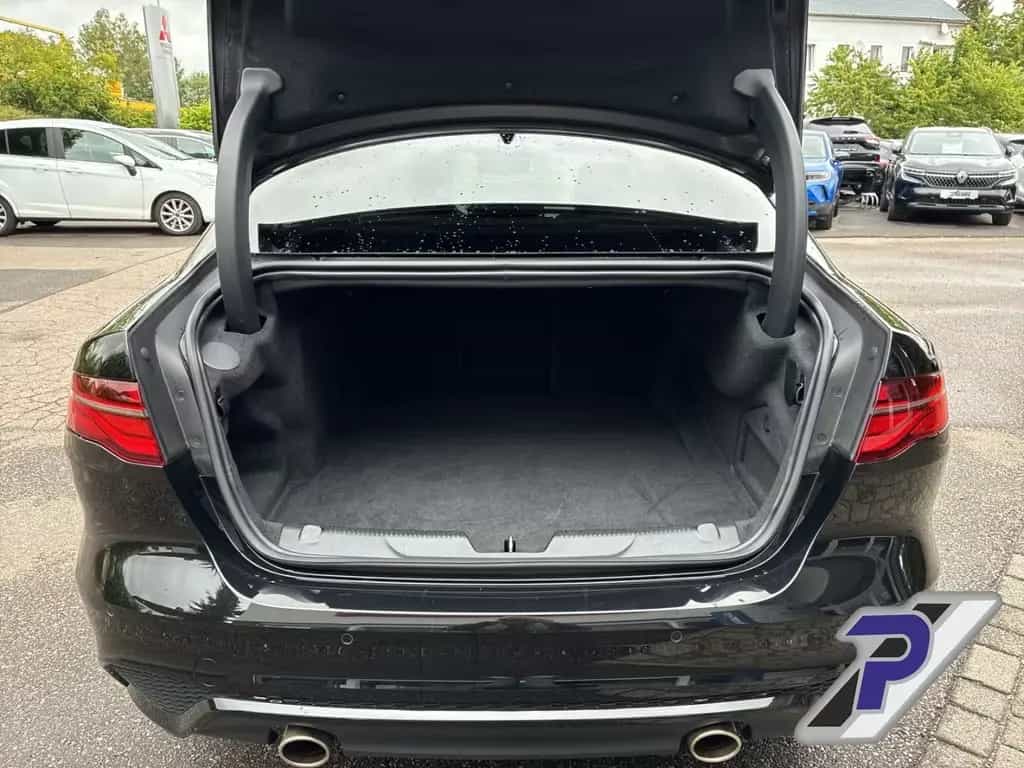 Jaguar XE R-Dynamic Black AWD Navi Leder Soundsystem Me 01/2022-photo-9