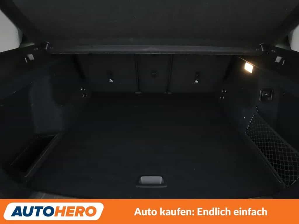 BMW X1 xDrive 20d xLine Aut.*PANO*ACC*LED*NAVI*PDC* 07/2021-photo-17