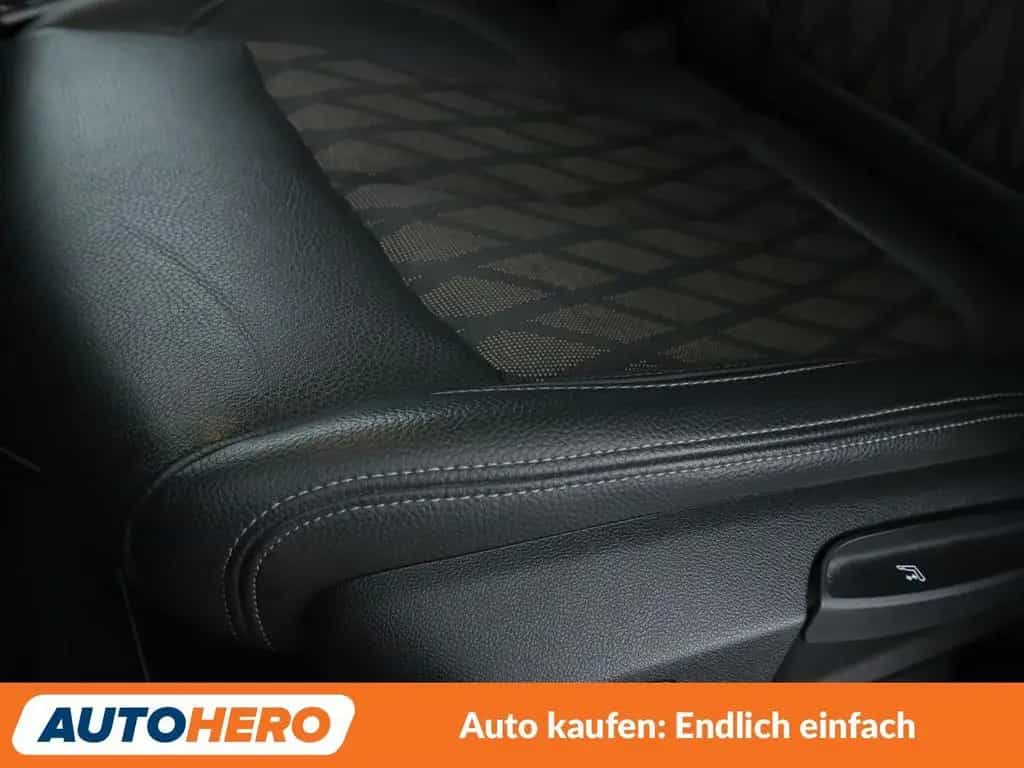 BMW X1 xDrive 20d xLine Aut.*PANO*ACC*LED*NAVI*PDC* 07/2021-photo-33