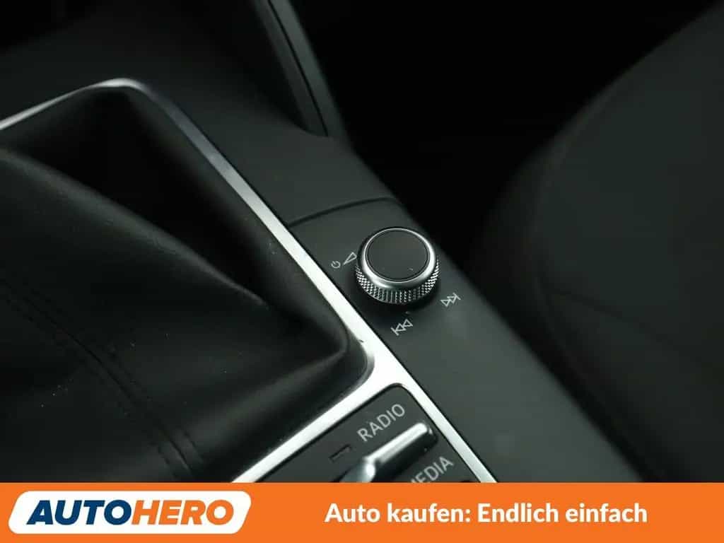 Audi A3 Limousine 1.4 TFSI Attraction*NAVI*XENON*PDC* 05/2016-photo-26