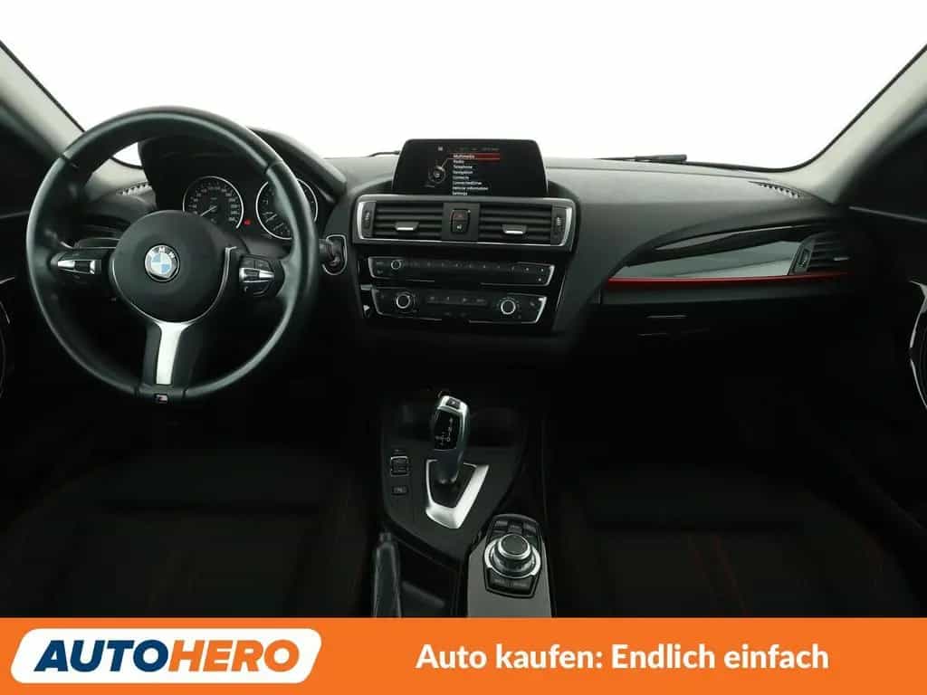 BMW 118 i Sport Line Aut.*NAVI*LED*TEMPO*PDC*SHZ* 07/2016-photo-11