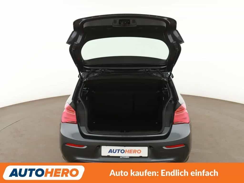 BMW 118 i Sport Line Aut.*NAVI*LED*TEMPO*PDC*SHZ* 07/2016-photo-16