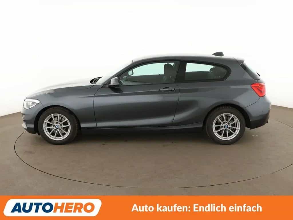 BMW 118 i Sport Line Aut.*NAVI*LED*TEMPO*PDC*SHZ* 07/2016-photo-2