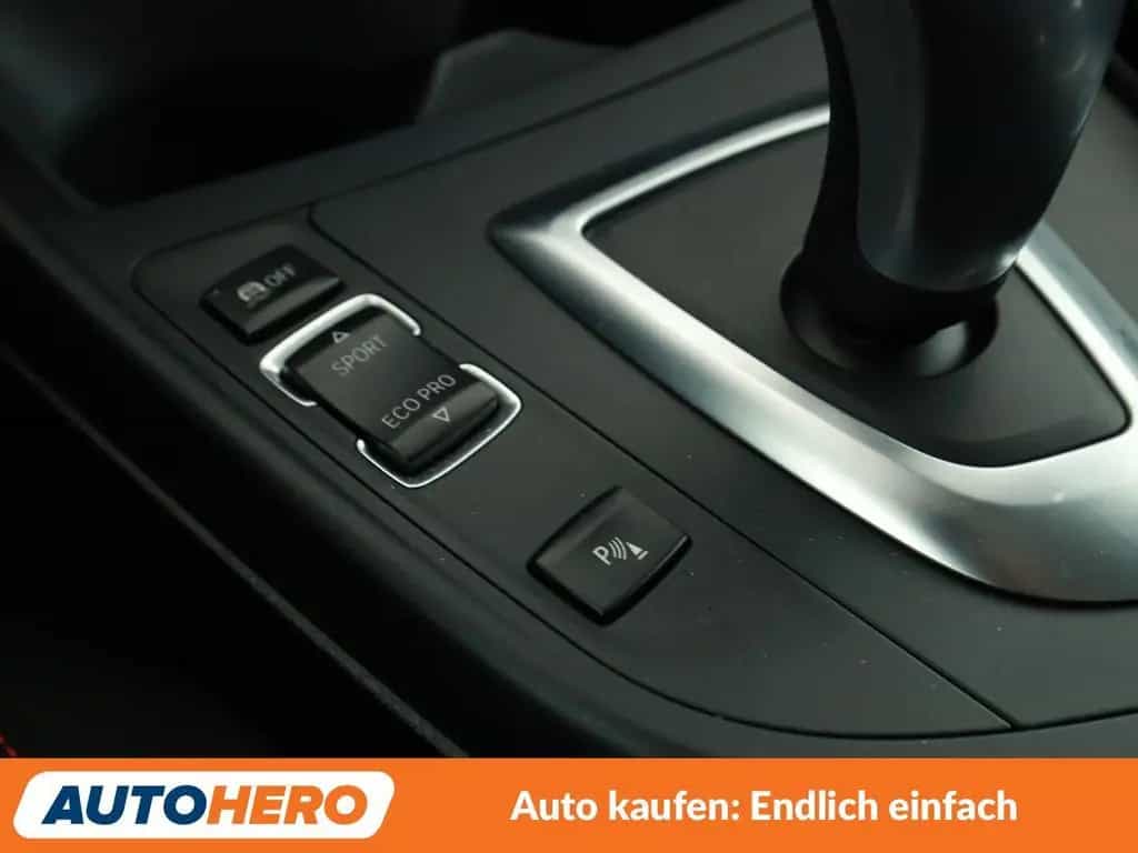 BMW 118 i Sport Line Aut.*NAVI*LED*TEMPO*PDC*SHZ* 07/2016-photo-24