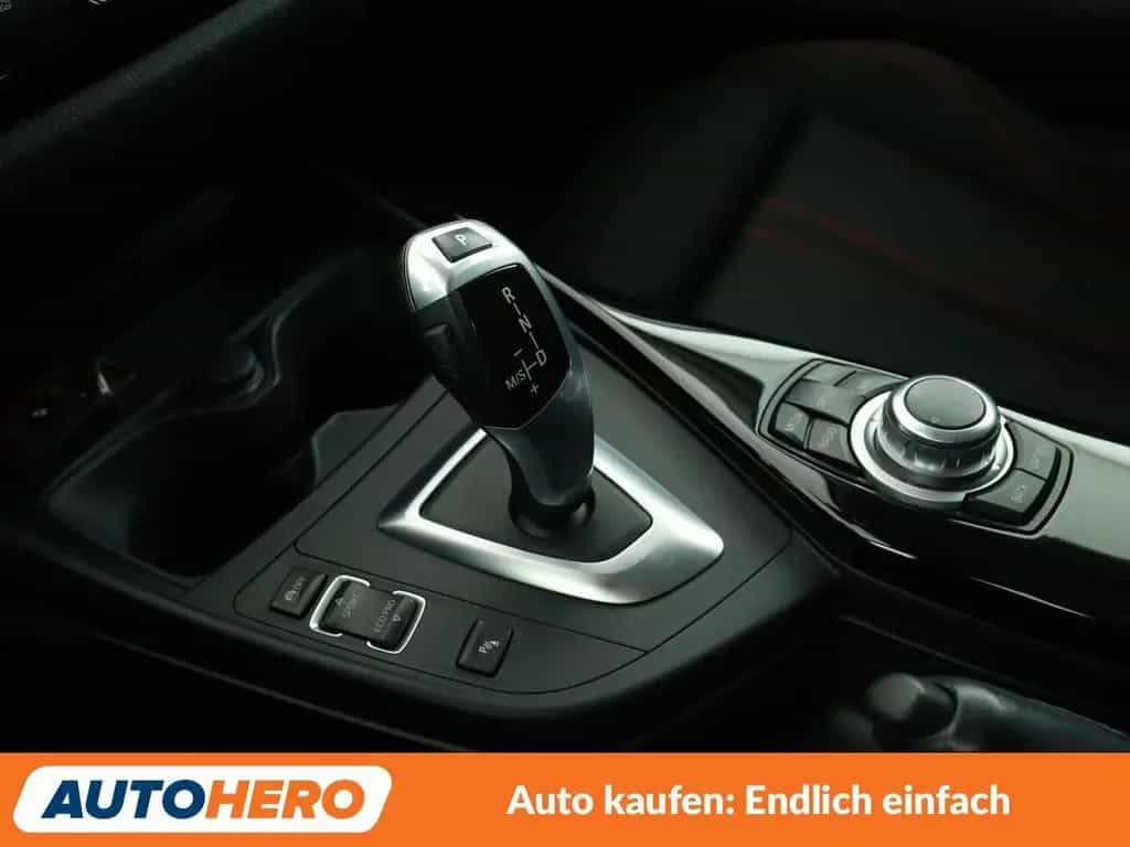 BMW 118 i Sport Line Aut.*NAVI*LED*TEMPO*PDC*SHZ* 07/2016-photo-26