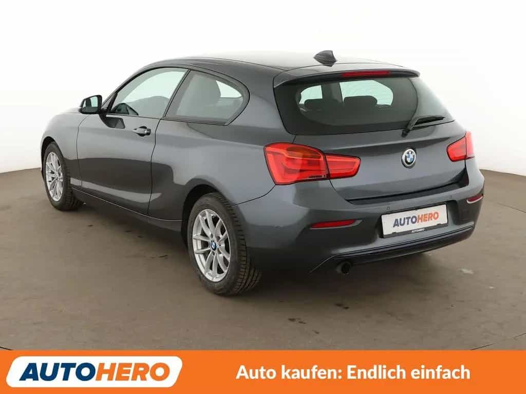 BMW 118 i Sport Line Aut.*NAVI*LED*TEMPO*PDC*SHZ* 07/2016-photo-3