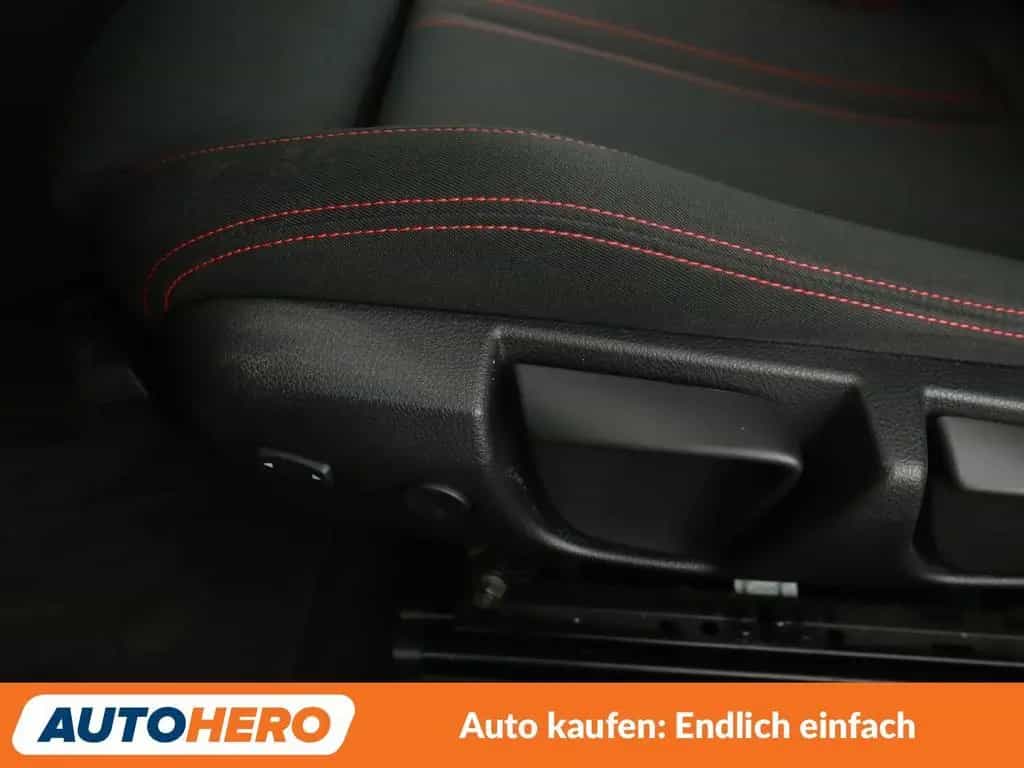 BMW 118 i Sport Line Aut.*NAVI*LED*TEMPO*PDC*SHZ* 07/2016-photo-30