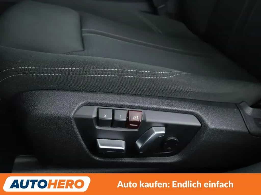 BMW 320 3er 320i Advantage*NAVI*TEMPO*CAM*PDC*SHZ*LIM* 02/2019-photo-28