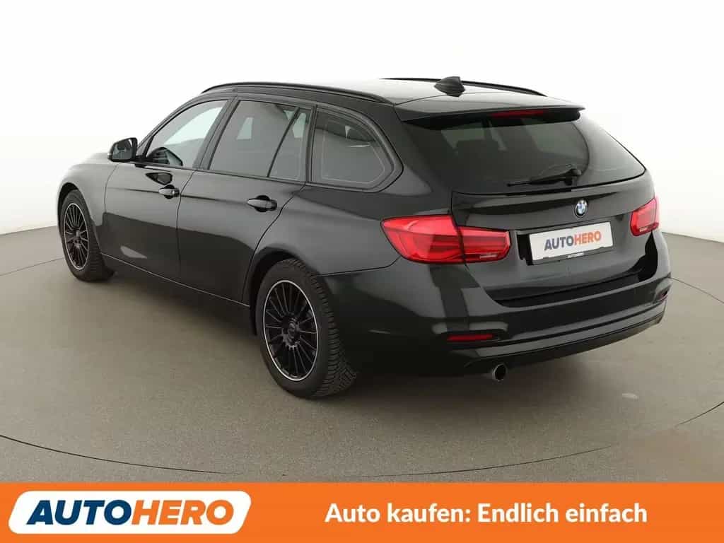 BMW 318 i Advantage Aut.*NAVI*LED*PDC*SHZ*TEMPO*ALU* 12/2017-photo-3