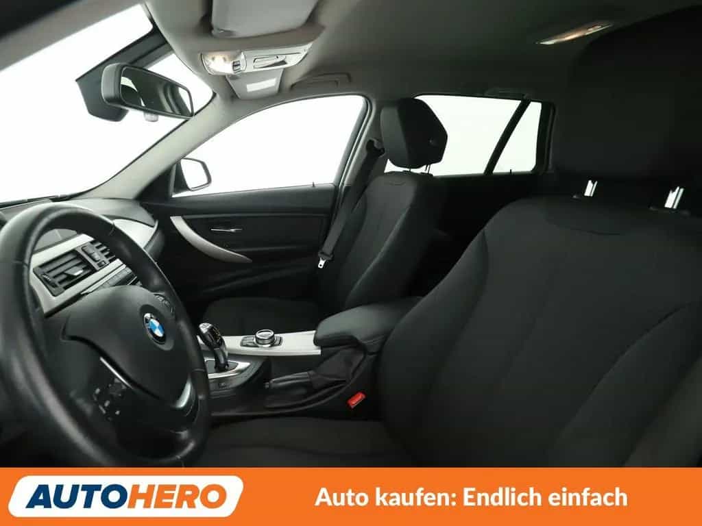BMW 318 i Advantage Aut.*NAVI*LED*PDC*SHZ*TEMPO*ALU* 12/2017-photo-9
