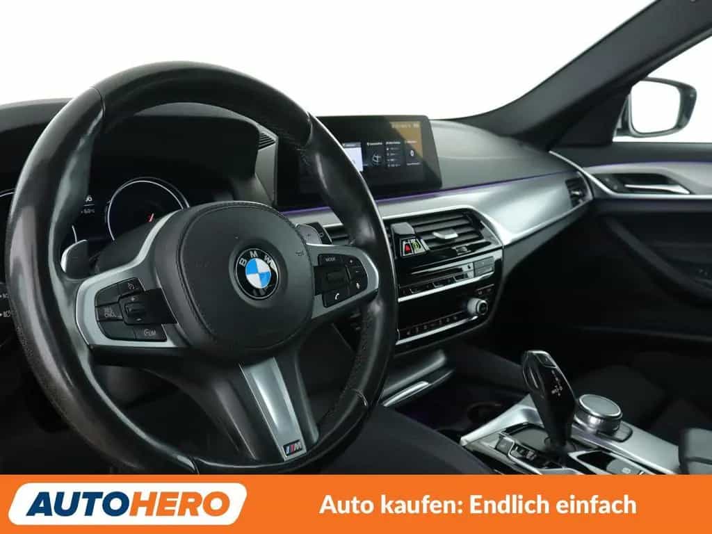 BMW 520 d xDrive M Sport Aut.*NAVI*LED*CAM*SHZ*TEMPO* 07/2018-photo-10