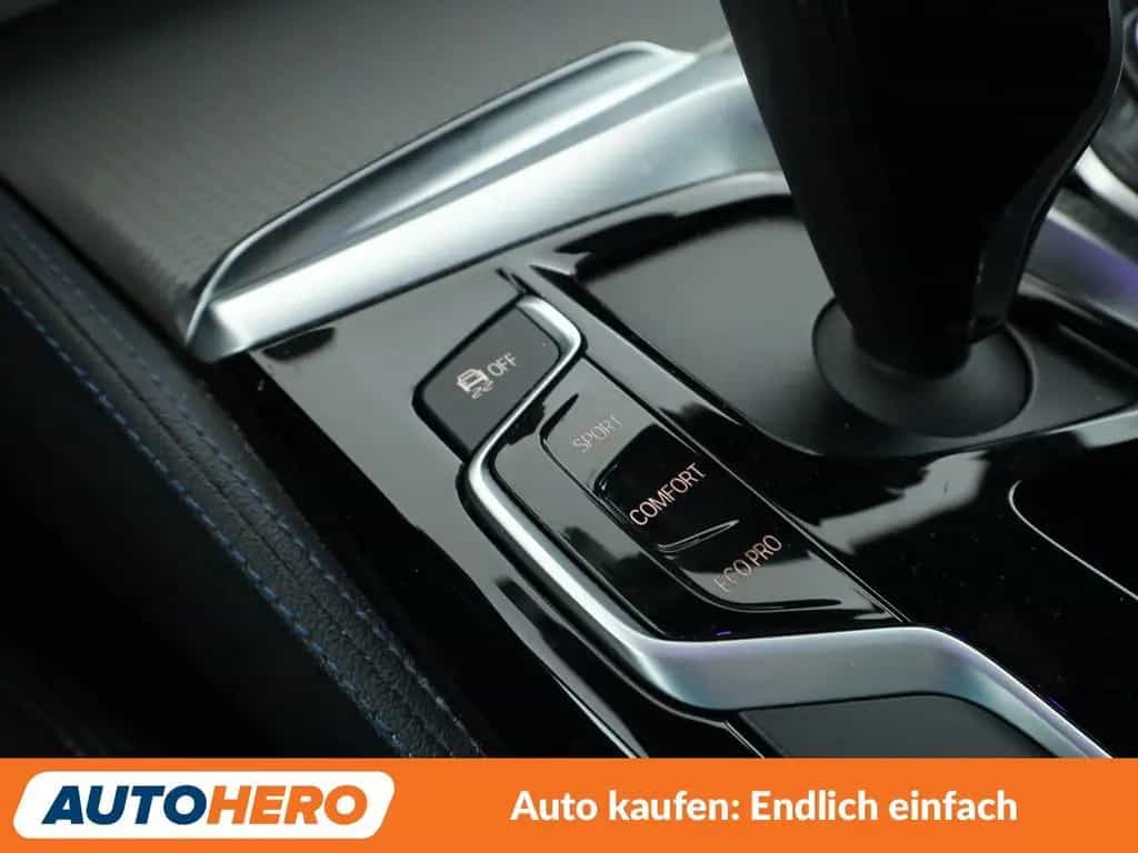 BMW 520 d xDrive M Sport Aut.*NAVI*LED*CAM*SHZ*TEMPO* 07/2018-photo-26