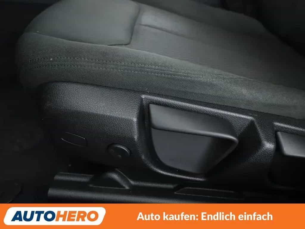 BMW 318 3er 318d Advantage Aut.*NAVI*TEMPO*PDC*SHZ*LIM* 03/2018-photo-26