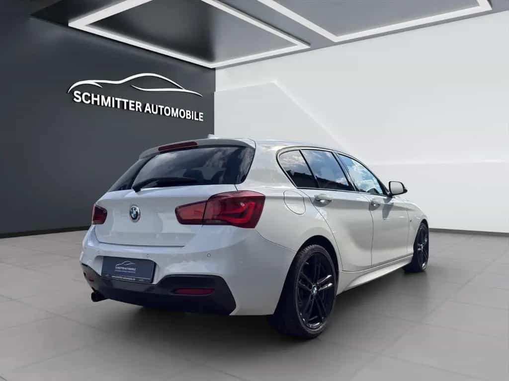 BMW 118 i Edition M Sport Shadow 05/2019-photo-4