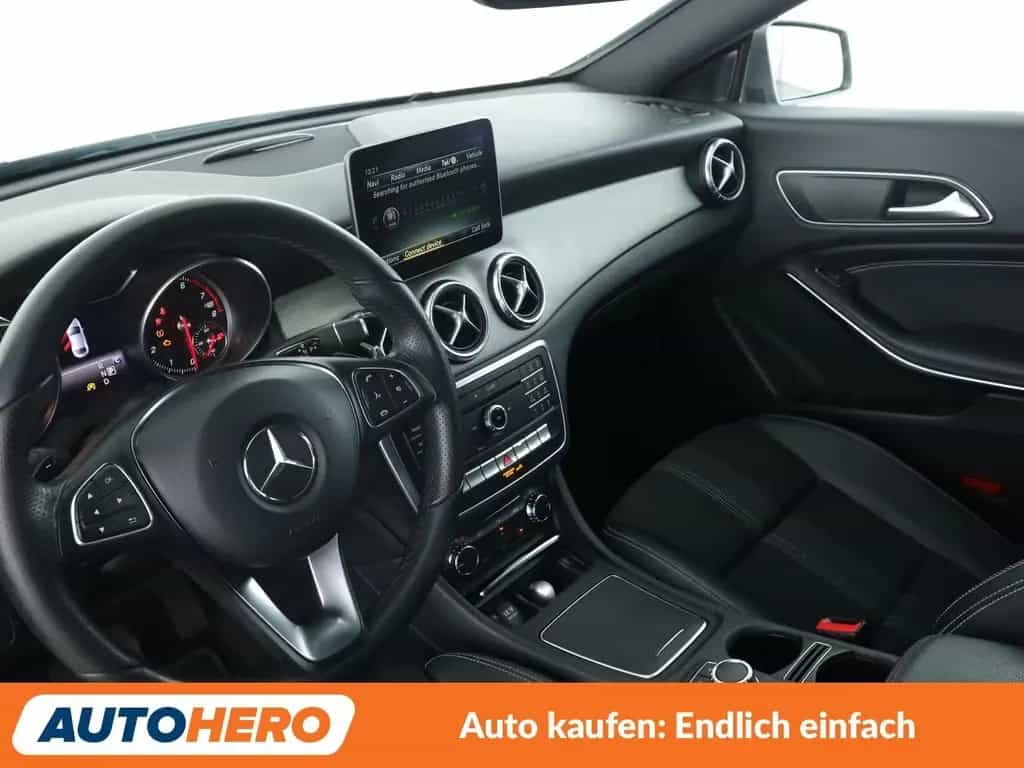 Mercedes-Benz CLA 180 Urban Aut.*NAVI*TEMPO*LED*CAM*SHZ*PDC* 08/2017-photo-10