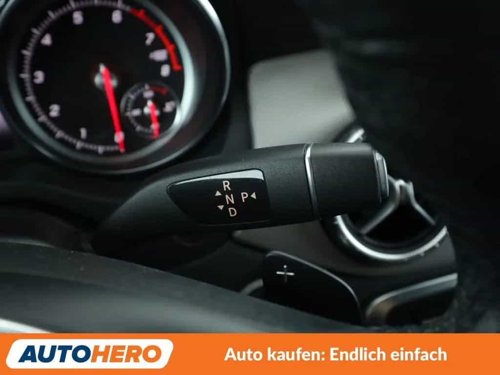 Mercedes-Benz CLA 180 Urban Aut.*NAVI*TEMPO*LED*CAM*SHZ*PDC* 08/2017-photo-27