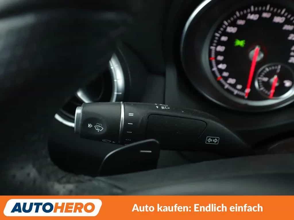Mercedes-Benz CLA 180 Urban Aut.*NAVI*TEMPO*LED*CAM*SHZ*PDC* 08/2017-photo-29