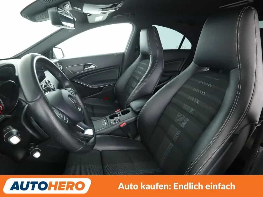 Mercedes-Benz CLA 180 Urban Aut.*NAVI*TEMPO*LED*CAM*SHZ*PDC* 08/2017-photo-9