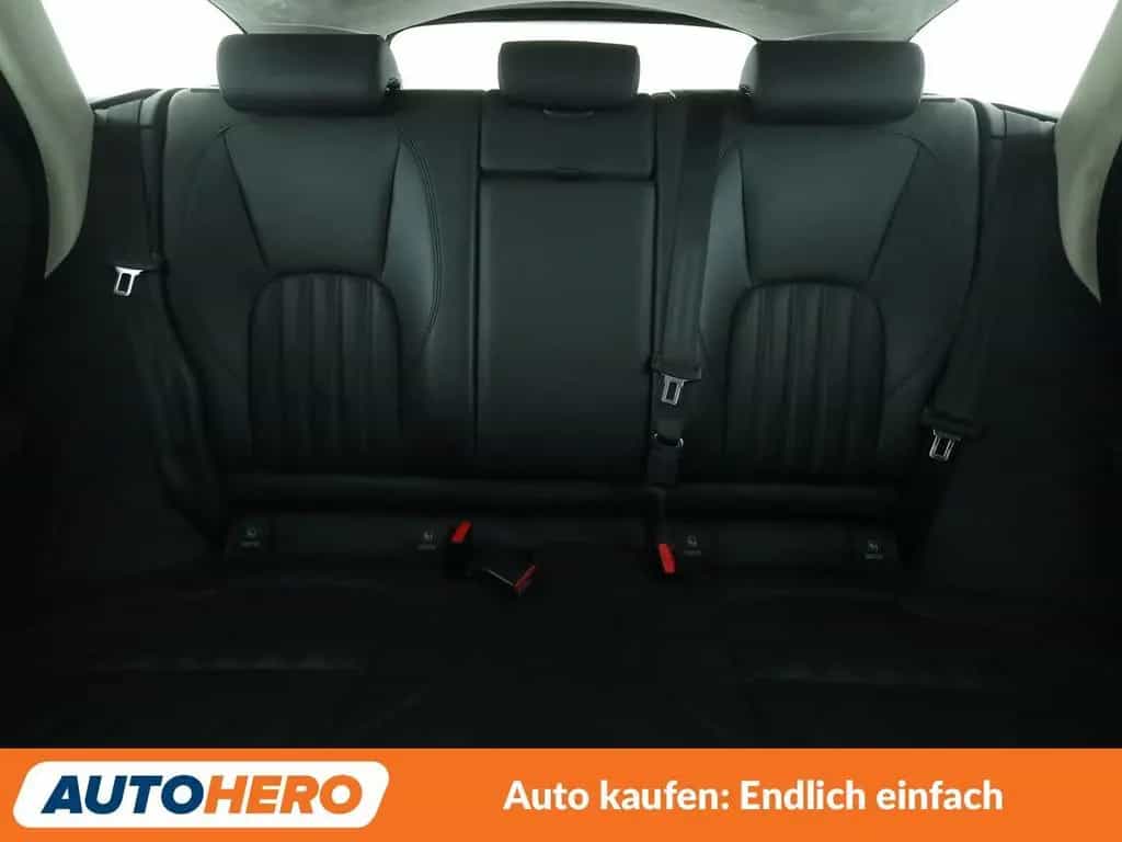 Jaguar XF E-Performance Portfolio Aut.*NAVI*TEMPO*CAM* 10/2018-photo-15