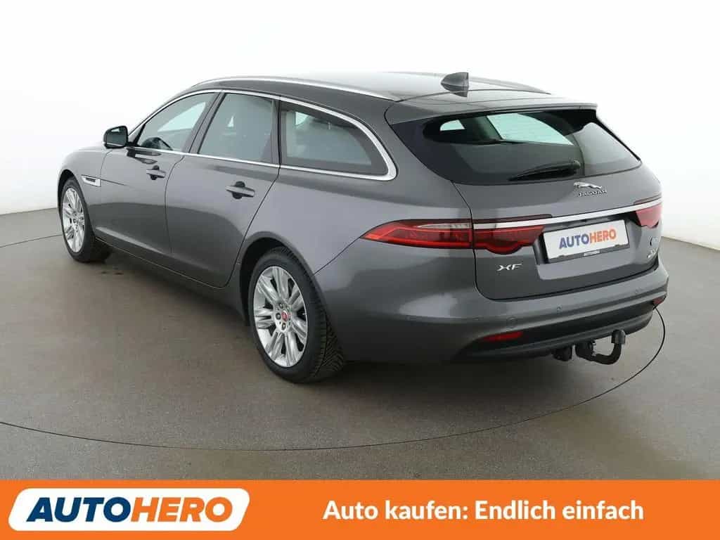 Jaguar XF E-Performance Portfolio Aut.*NAVI*TEMPO*CAM* 10/2018-photo-3