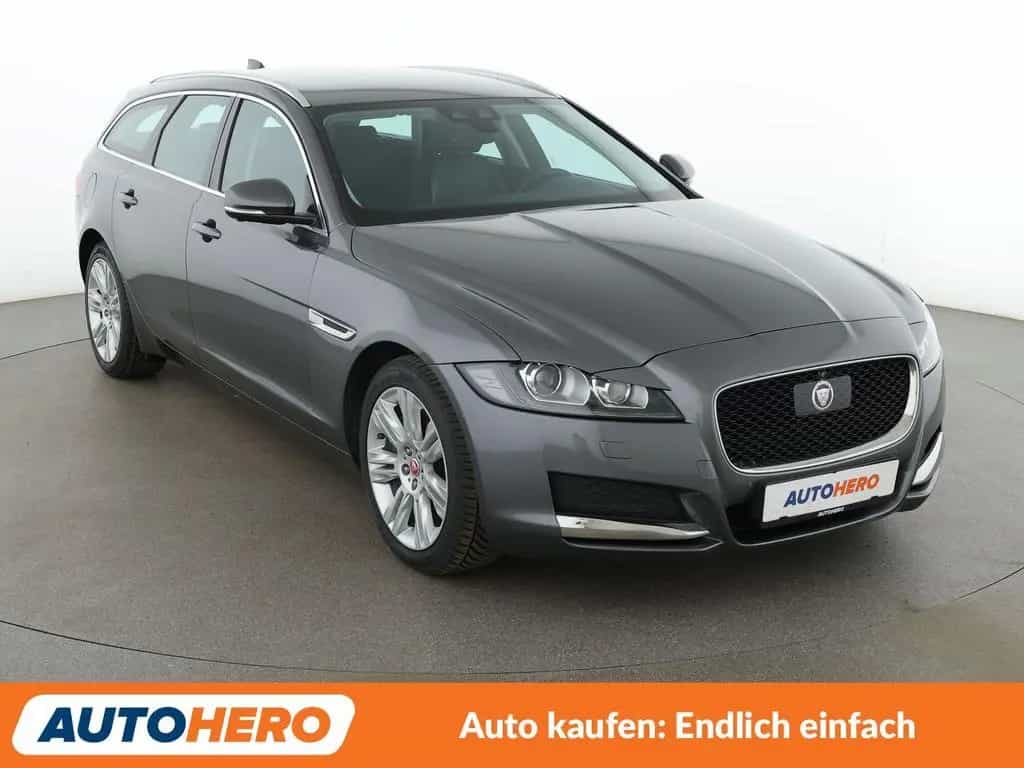 Jaguar XF E-Performance Portfolio Aut.*NAVI*TEMPO*CAM* 10/2018-photo-7