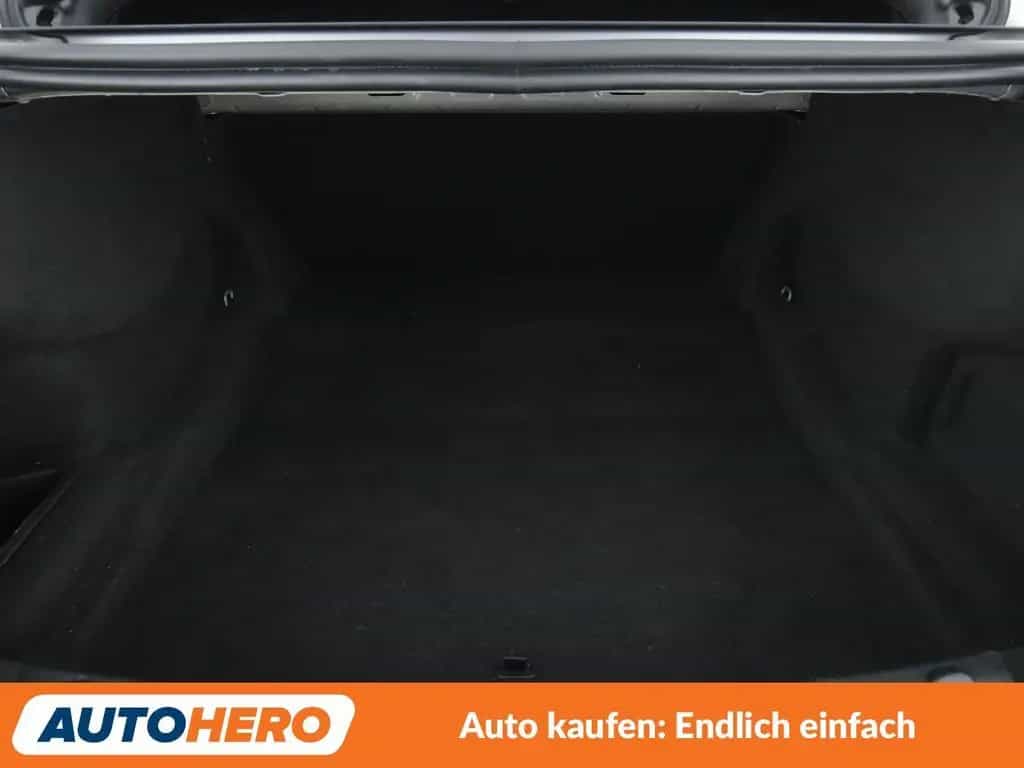 Jaguar XE 20d R-Sport Aut*NAVI*XENON*TEMPO*CAM*PDC*SHZ* 09/2015-photo-17