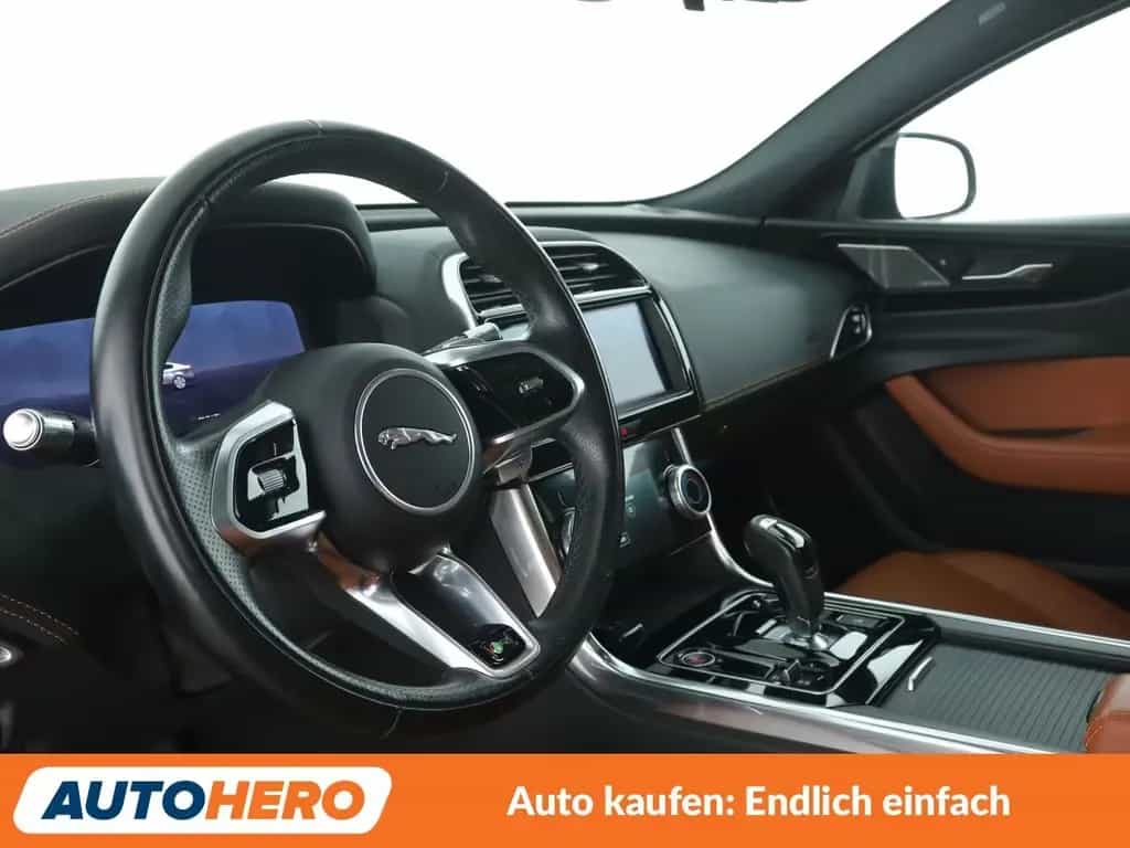 Jaguar XE 25t R-Dynamic SE Aut.*NAVI*360CAM*ACC*LED* 04/2021-photo-10