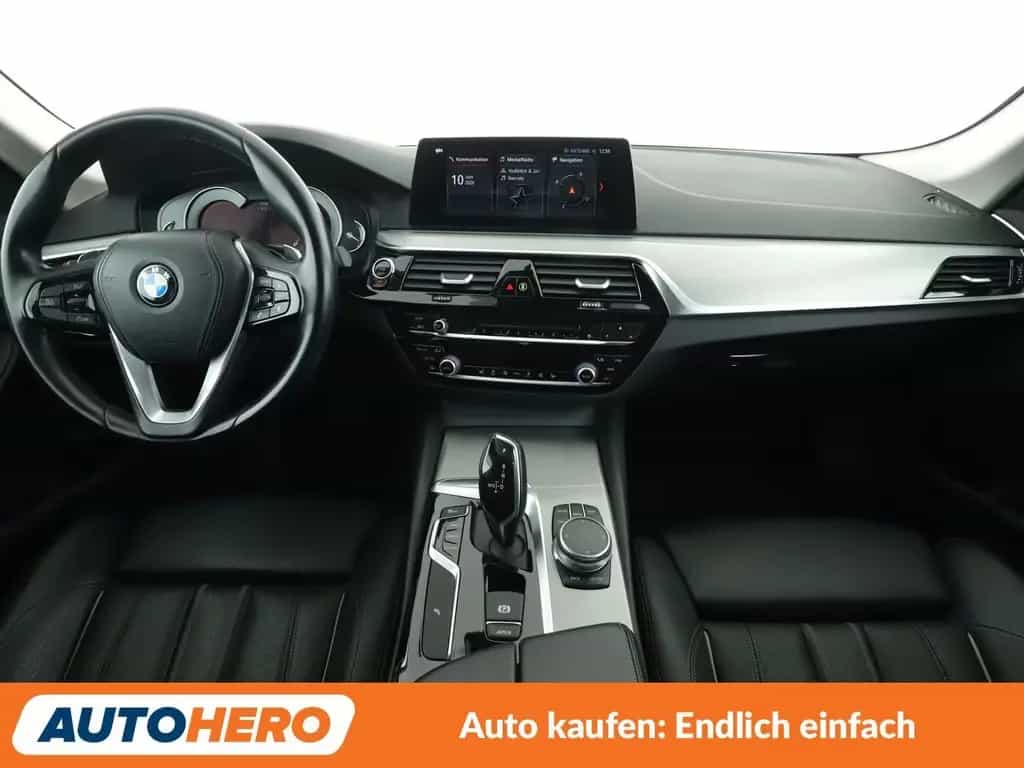 BMW 530 i xDrive Sport Line Aut.*NAVI*LED*HUD*CAM*PDC 05/2017-photo-11