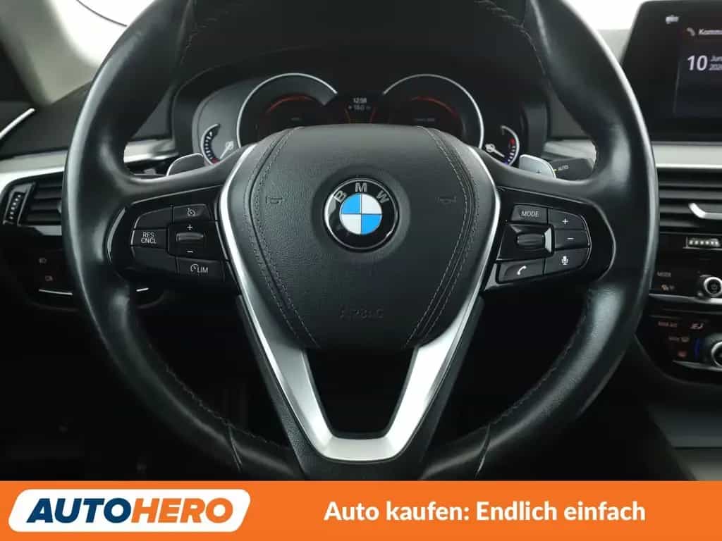 BMW 530 i xDrive Sport Line Aut.*NAVI*LED*HUD*CAM*PDC 05/2017-photo-18