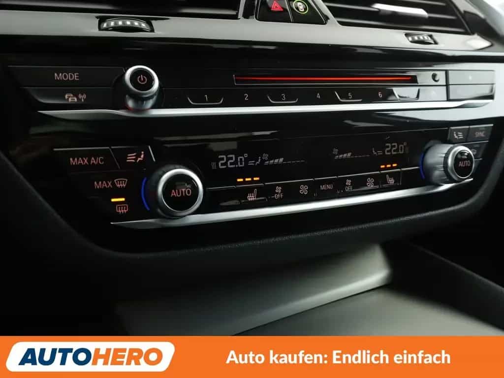 BMW 530 i xDrive Sport Line Aut.*NAVI*LED*HUD*CAM*PDC 05/2017-photo-23