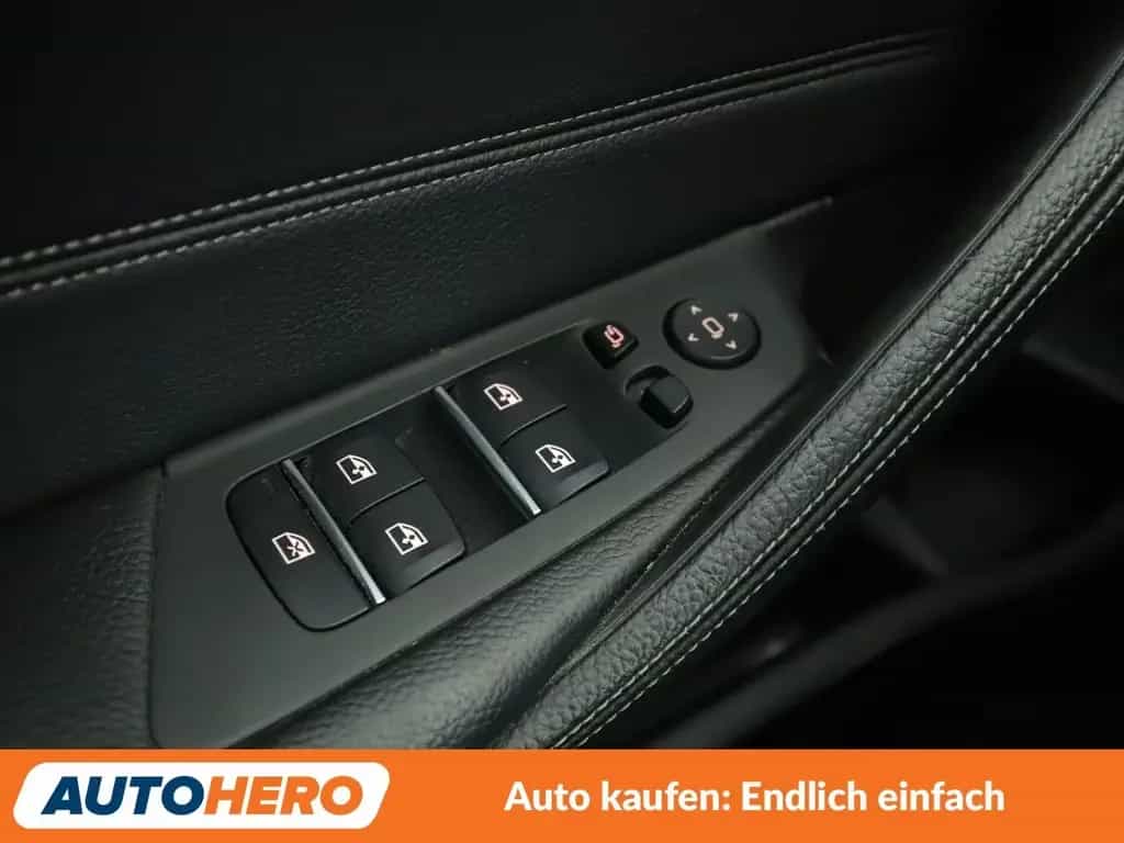 BMW 530 i xDrive Sport Line Aut.*NAVI*LED*HUD*CAM*PDC 05/2017-photo-28