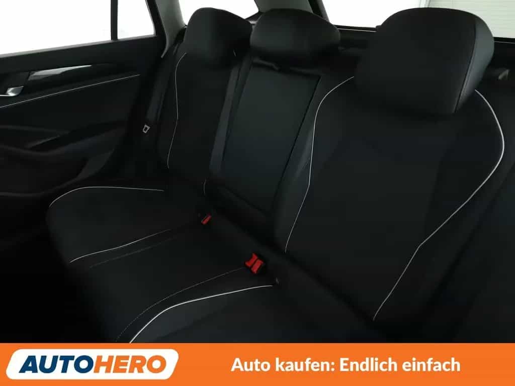 Volkswagen Passat 1.5 eTSI Business Aut.*NAVI*LED*ACC* 02/2025-photo-13